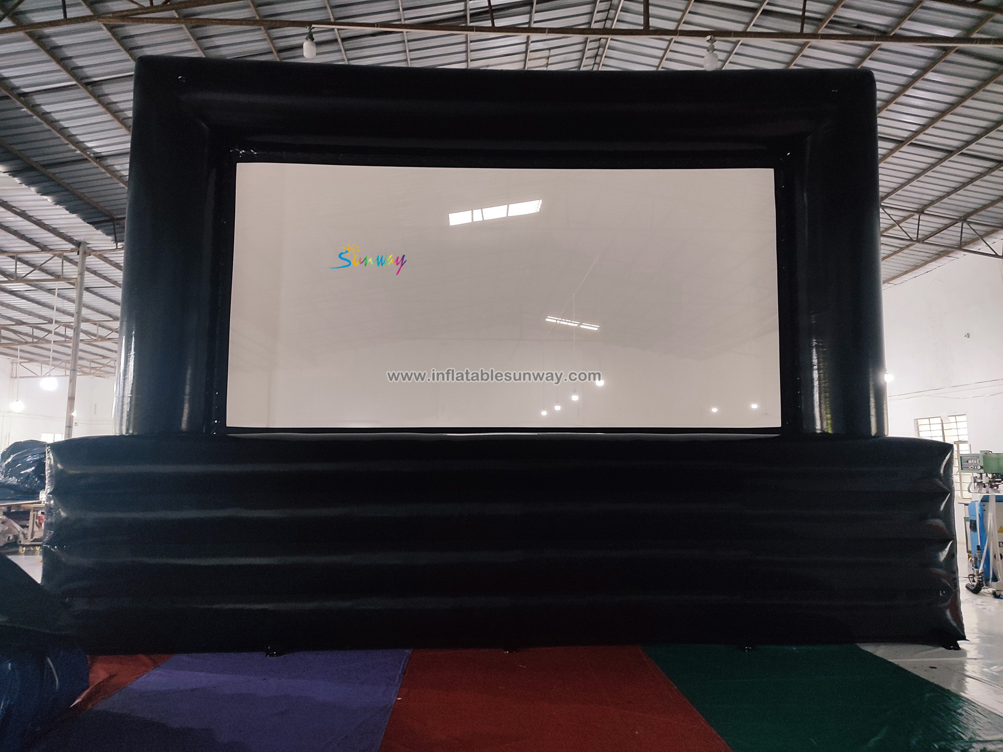 Inflatable screens-C4